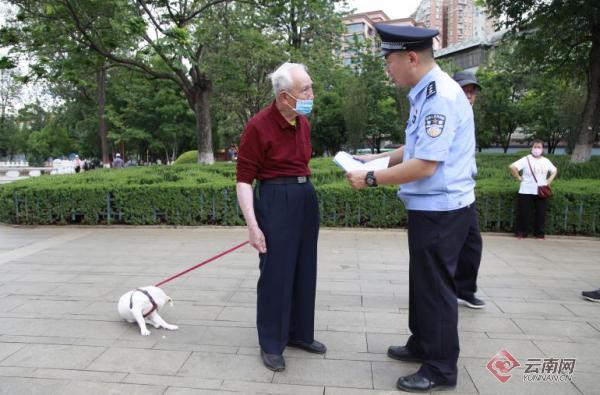 昆明五华警方对违法违规养犬说不 今年已查处不文明养犬行政案61起
