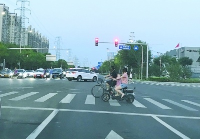 《北京市文明行为促进条例》施行已俩月，不文明骑行现象仍较普遍
