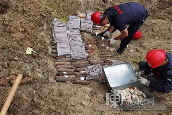 黑河警方集中销毁500余枚废旧手雷炮弹 消除安全隐患