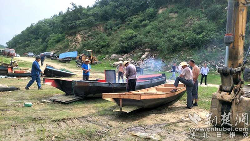 丹江口丁家营镇渔船上岸拆解工作进入扫尾阶段