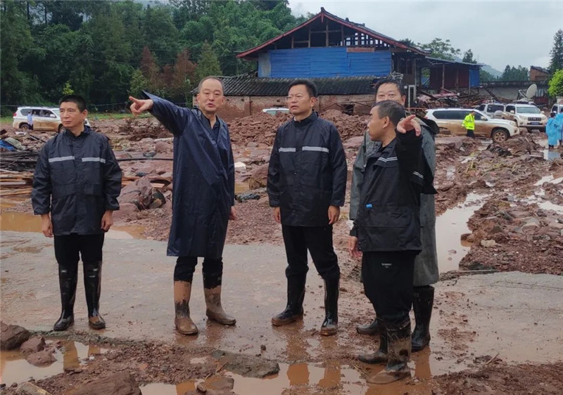 精准施策 四川省应急管理厅全力开展抗洪抢险救援