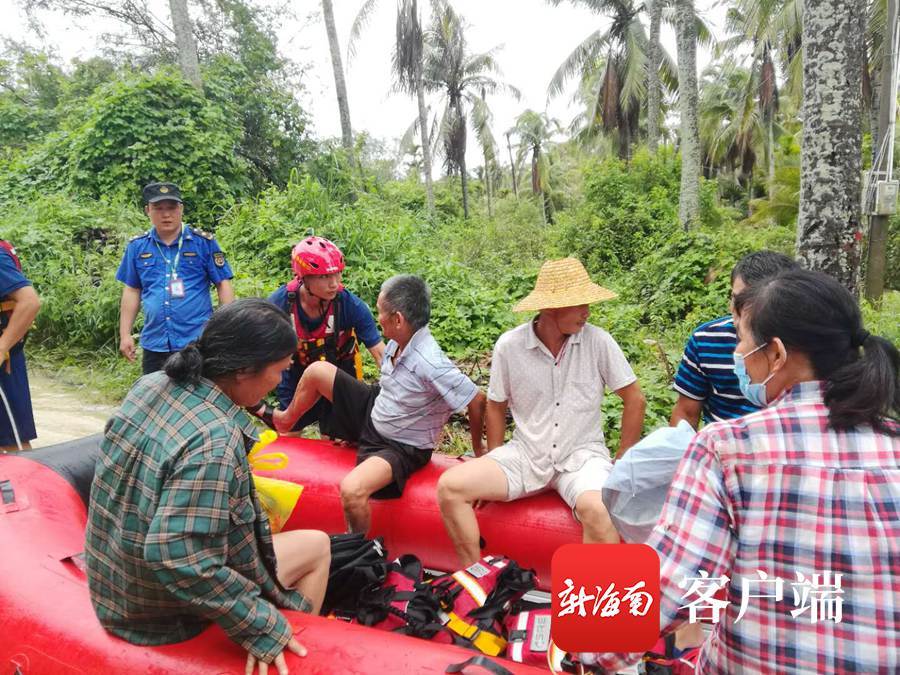 强降雨造成三亚海棠区8人被困 多部门联手救助