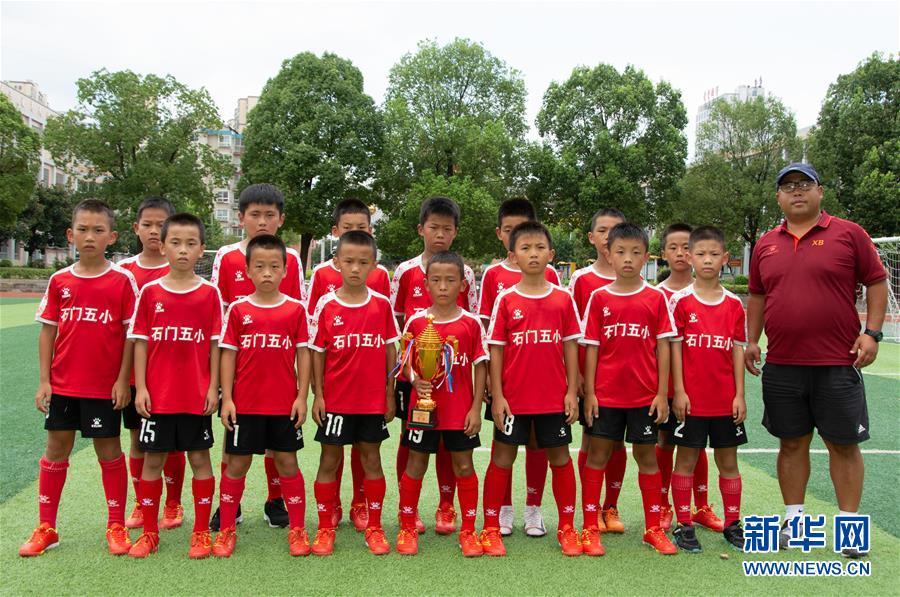 磨砺与梦想——一所贫困山区小学的足球奇迹