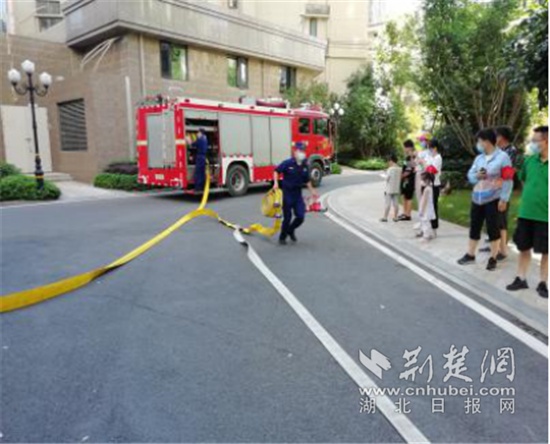 武昌康乐里社区开展消防演练  共同防范提高实战能力