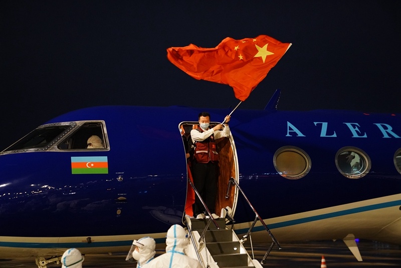 回来了！中国赴阿塞拜疆抗疫医疗专家组平安凯旋(视频)