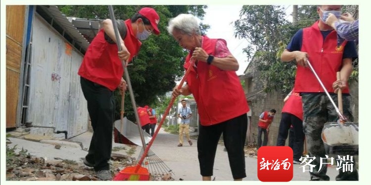 昌江79岁老人和女儿携手当志愿者 共创文明城市