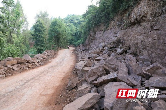 麻阳高枣乡村旅游公路：加快施工中  年底将全面完工
