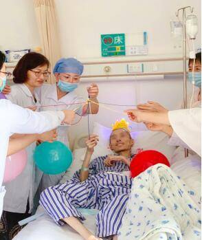 沪东医院以特殊方式给予临终患者生命关怀与尊重