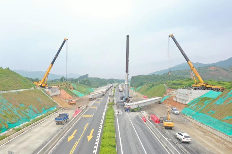 阳茂高速公路改扩建项目完成全线跨线桥架设 预计2021年建成通车