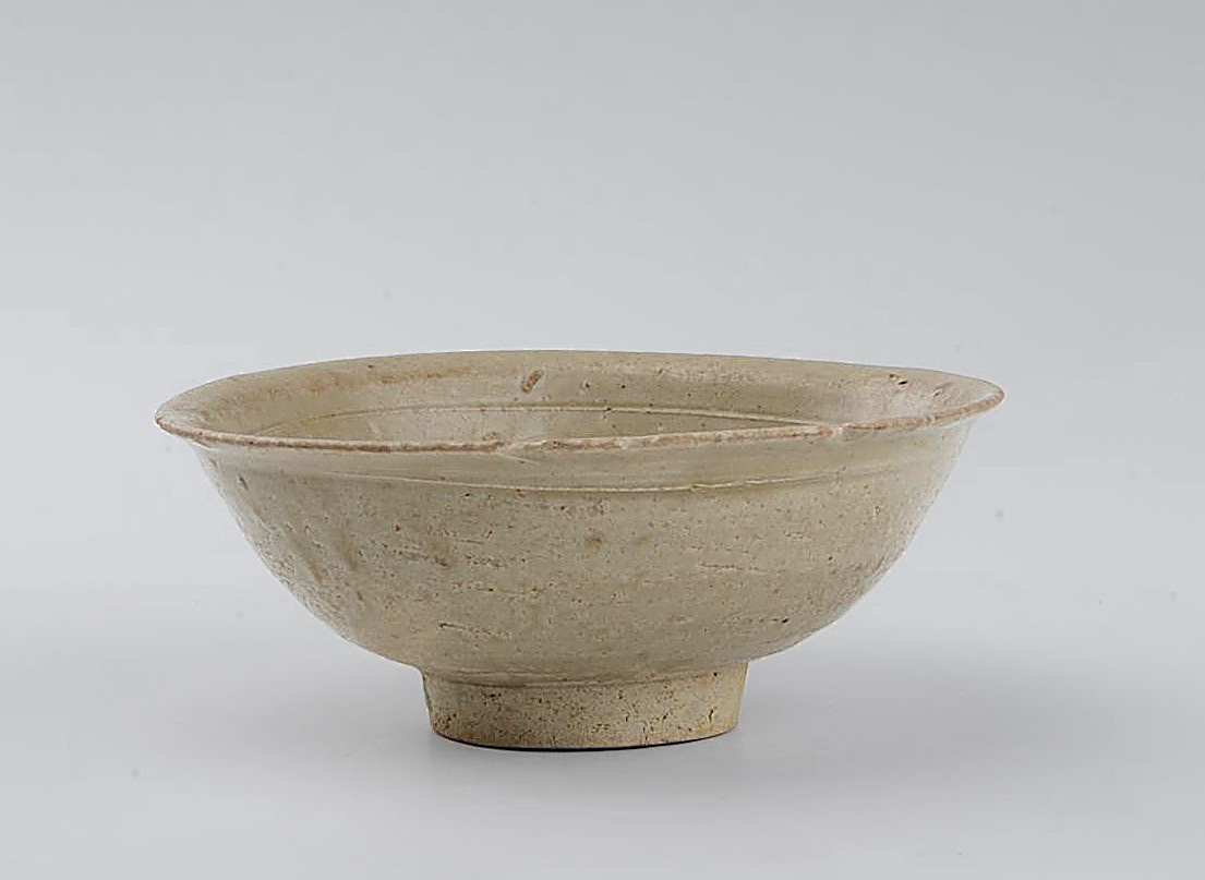 海南陵水移辇村窖藏陶瓷器