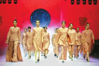 郑州为实现“三州一圳”女装新格局努力 服装业潮向“她”时代