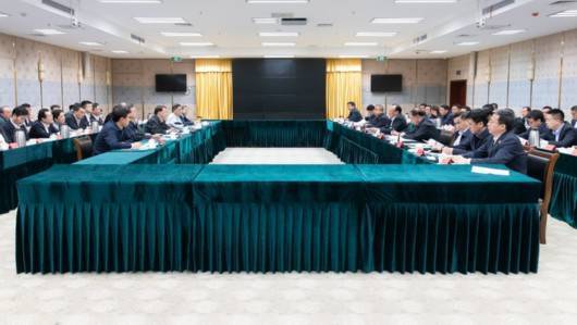 上海对口支援新疆工作座谈会召开