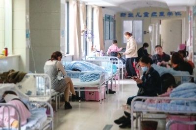 儿童呼吸道疾病高发 郑州多家医院儿科爆满