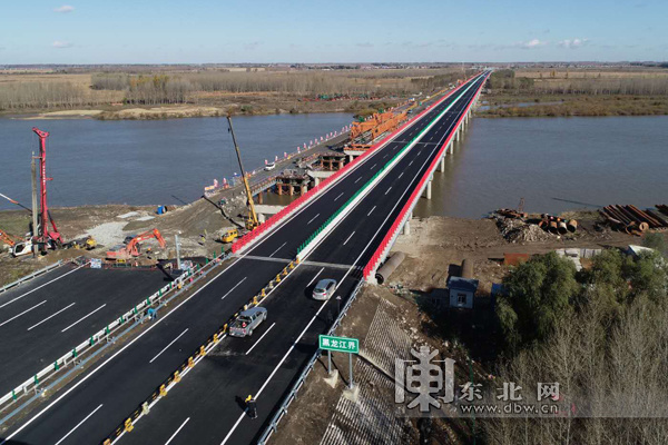 京哈高速公路改扩建工程实现右幅双向通车
