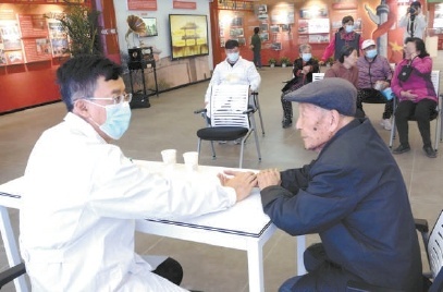 北京：双拥义诊惠老人