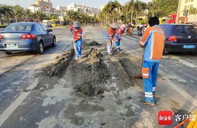 海口滨江路工程车不规范运输掉泥沙造成路面污染 共计罚款3100元