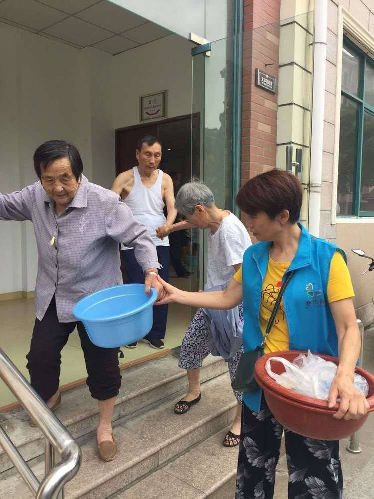 松江方松这支志愿者队伍成为社区老人的“老伙伴”