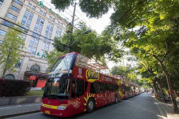 都市流动风景 春秋城市观光巴士推出主题巴士慢游上海