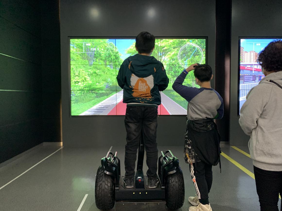 【2020•指尖城市】 VR互动式体验：市规划展览馆智慧“浓缩”古城襄阳现代化转型