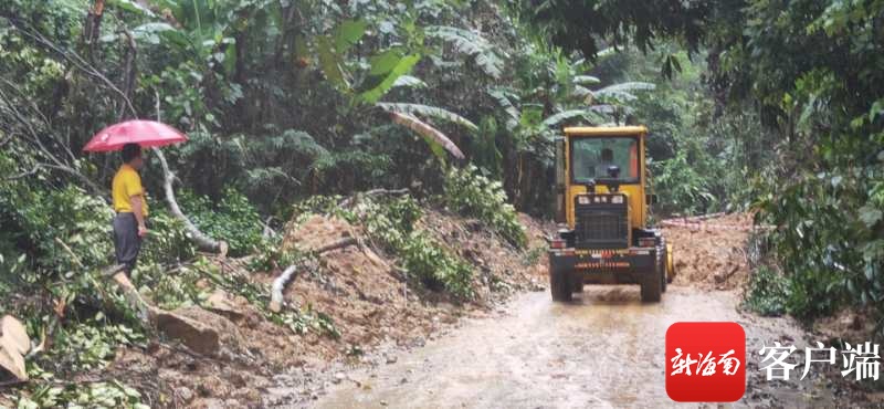 琼中大朗村强降雨引起山体塌方村道受阻 经紧急抢修已恢复通车