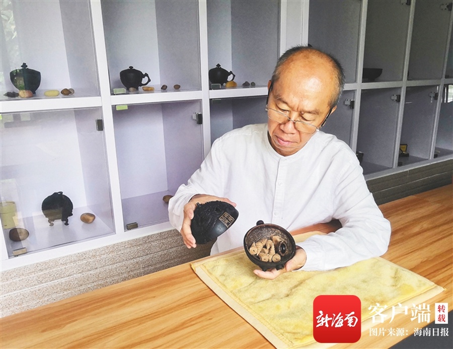 海南周刊 | 手艺人朱凡将榫卯工艺运用到椰雕创作中