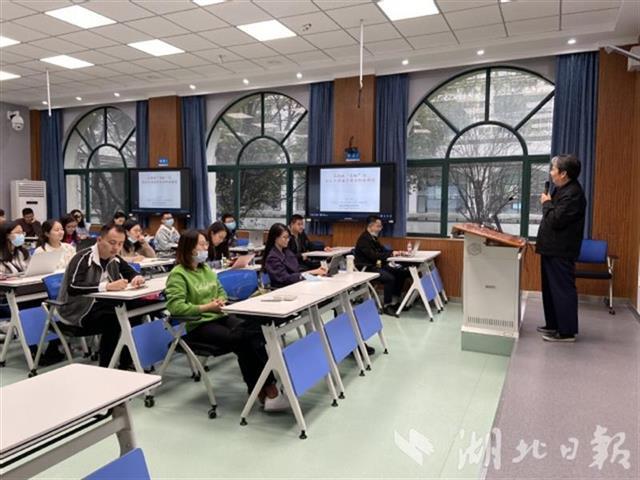 中南大“初任教师导师制”助190位青年教师站稳讲台