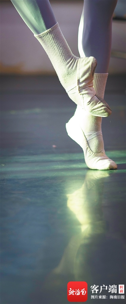 海南周刊 | 好样的！“芭蕾美少年”黎族选手高东觉入围国际芭蕾舞赛