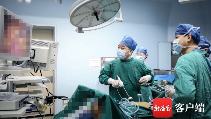 琼粤专家同期手术直播教学 提升海南胃癌微创手术水平