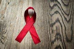 关注 “世界艾滋病日”：性传播仍是上海艾滋病主要感染途径