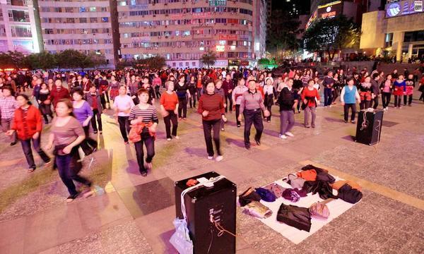 许昌立法规定晚9时后禁跳广场舞引热议 网友：反对的不是广场舞，而是噪音