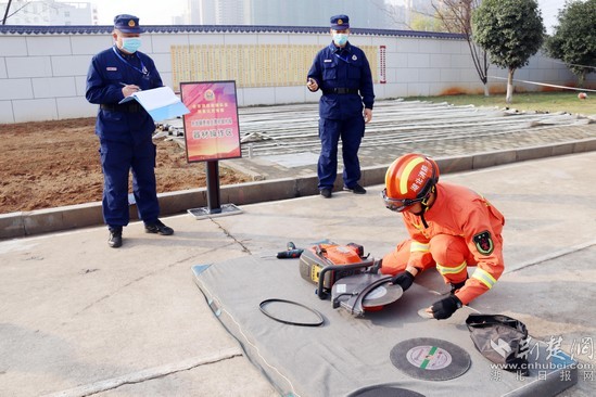 鄂州消防开展全市装备技能比武竞赛