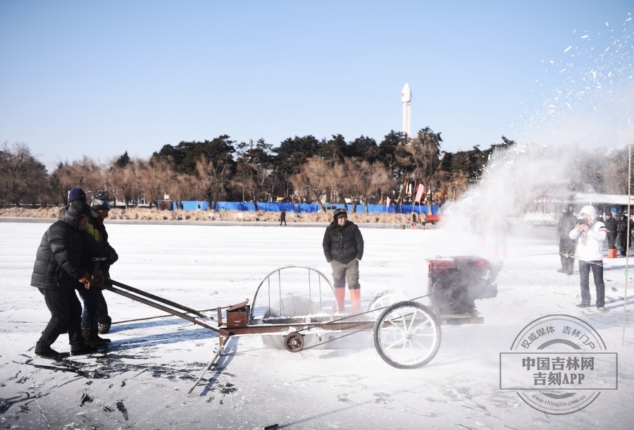 【吉镜头】长春市内冰雕雪雕即将开建！14日开始南湖取冰造雪