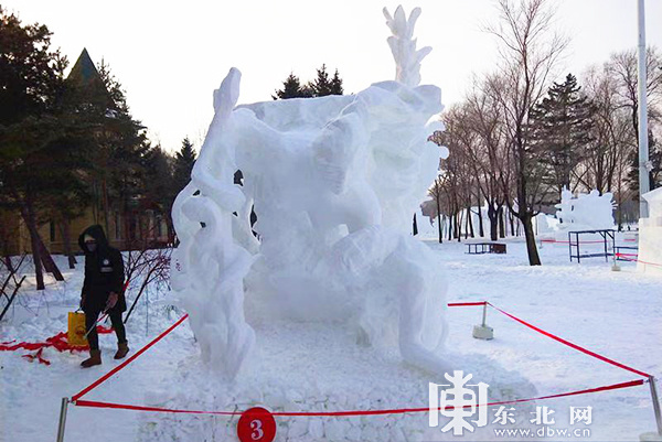第二十七届全国雪雕比赛在太阳岛落幕 哈尔滨一队摘冠