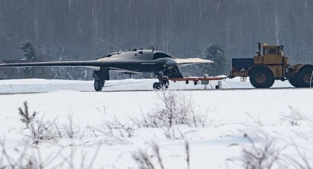 俄“猎人”无人机将于明年首次试射战斗导弹