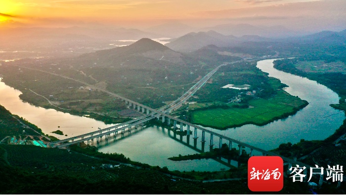 保亭至海棠湾段高速公路主线将于31日18时通车