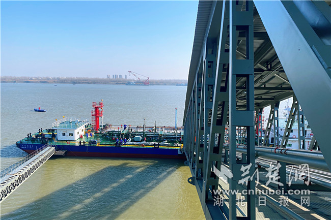 武汉化学品船舶洗舱站、溢油应急库两大环保项目今日建成投用