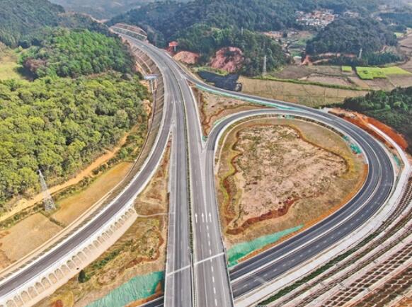 景海高速公路试通车 西双版纳州实现“县县通高速”