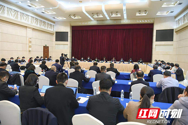 省政协十二届四次会议举行召集人会议