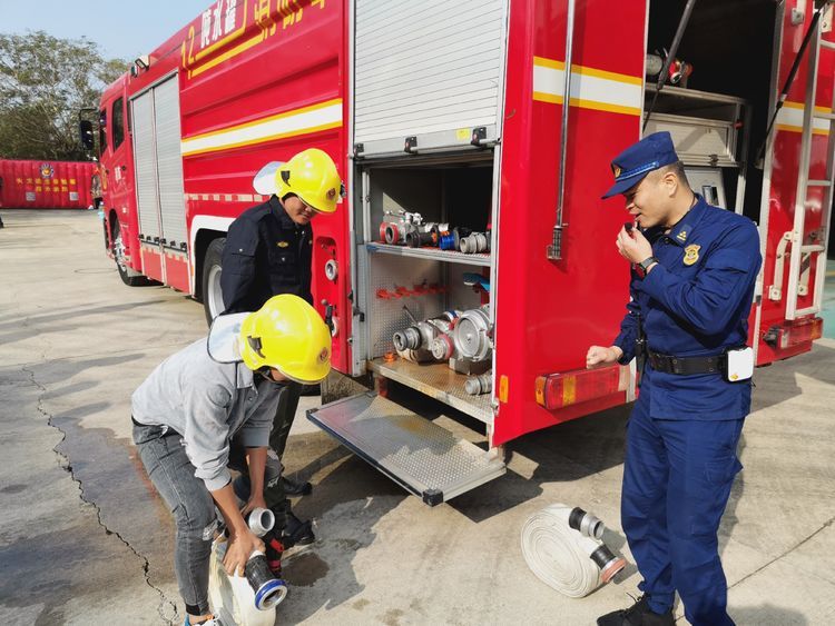 陵水乡镇灭火救援技能培训在香水湾举行
