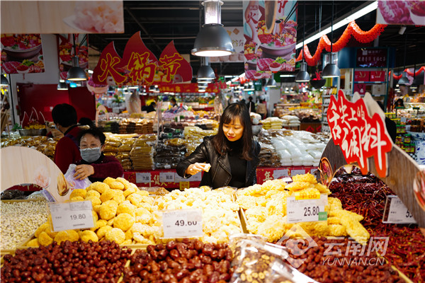 【高清组图】春节临近，昆明超市商品琳琅满目供应充足