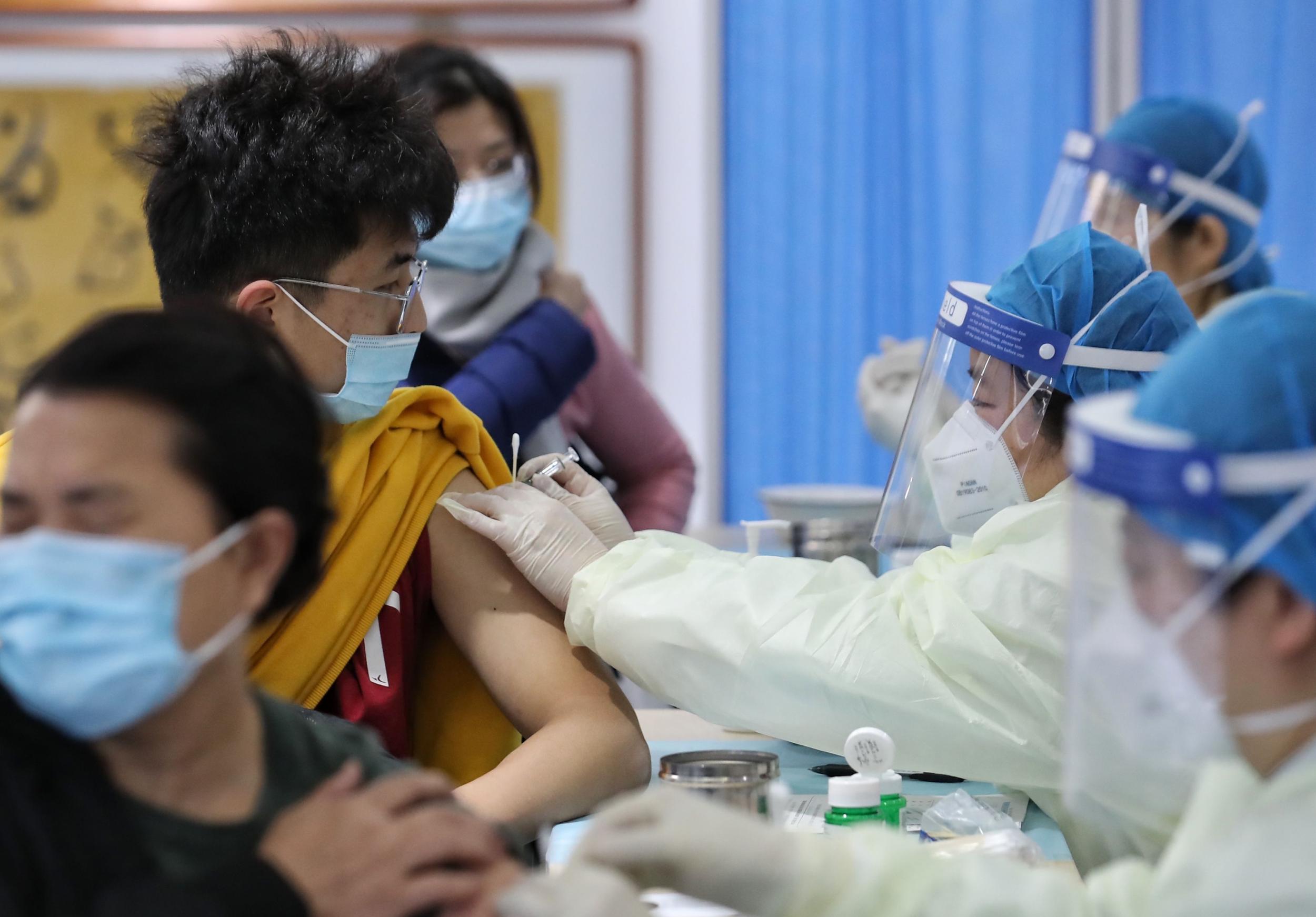 北京多区开展新冠疫苗接种，居民可就近选择接种点