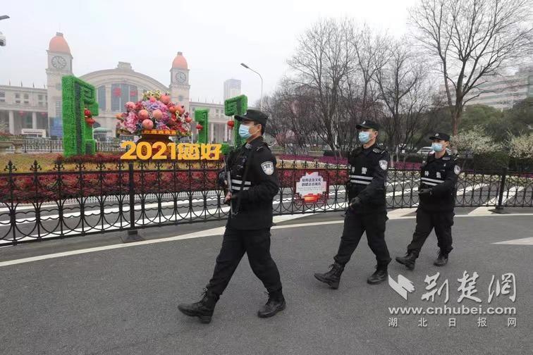 每天1.2万余警力值守 春节假期武汉社会治安大局平稳