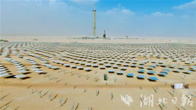 坚守全球最大光热发电项目 300余建设者迪拜过个“凉爽”年