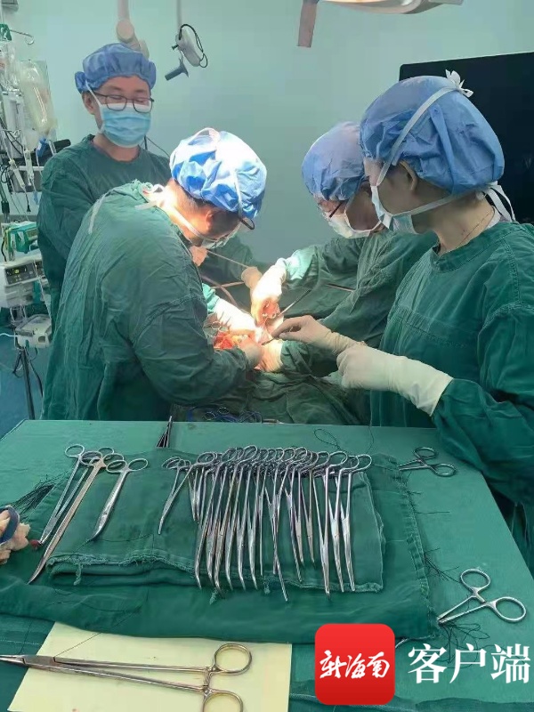 三亚市人民医院成功实施一例胰十二指肠切除术