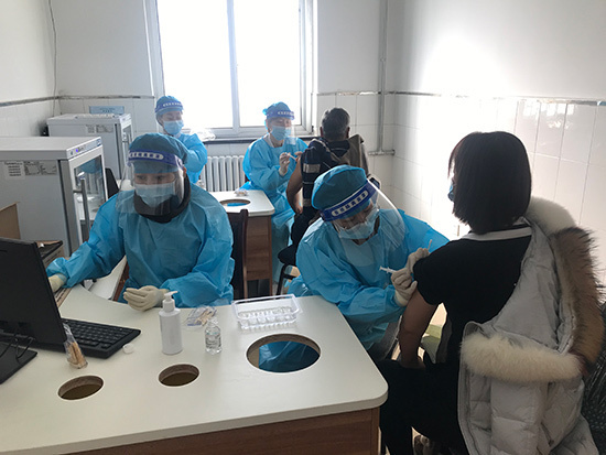 北京平谷：景区员工积极接种新冠疫苗 有序开园迎接早春旅游季