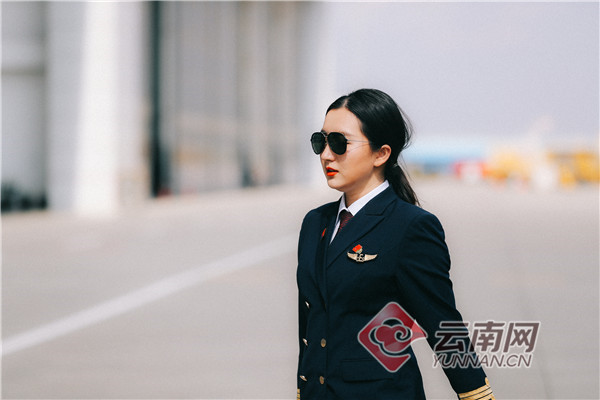 “燕锦”女子飞行示范组：眺望东方的国度，守护幸福的地图