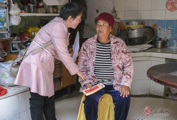 三八妇女节 昆明晋宁“娘家人“深入8个乡镇慰问困难妇女