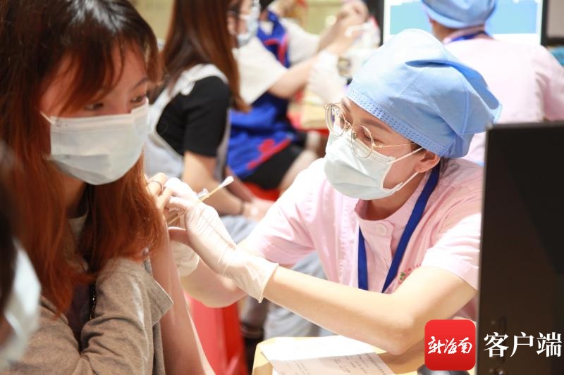 海口市妇幼保健院组建35人“精锐团队” 为2.7万名师生接种新冠疫苗