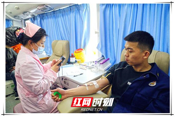 道县消防救援大队开展“学雷锋”活动 无偿献血6700毫升