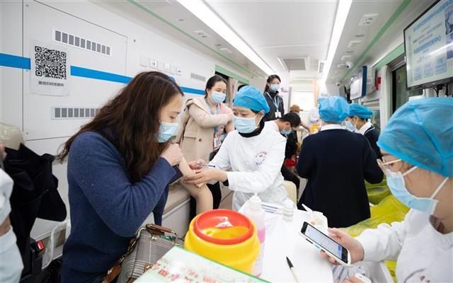 武汉大学中南医院3000余名医护完成新冠疫苗接种
